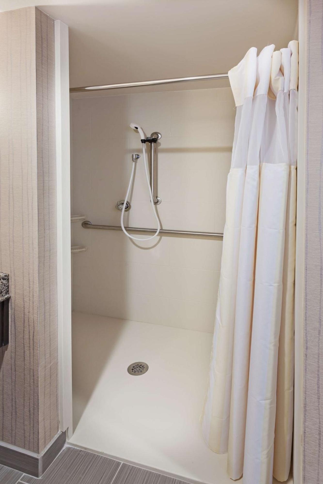 Hilton Garden West Inn